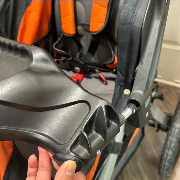 BOB Gear Snack Tray for Single Jogging Stroller - Picture 7 of 8